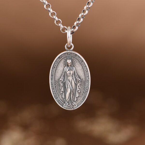 s925 sterling silver Jesus pendant, oval shape silver pendant - Image 3